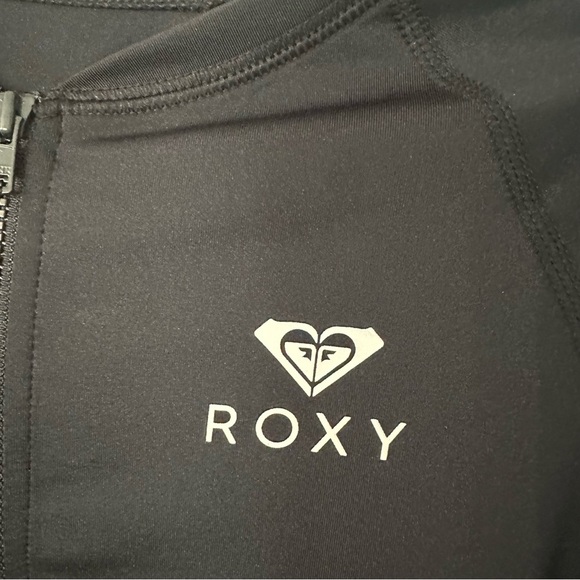 Roxy Women’s Black Long Sleeve UPF 50+ Essentials Zippered Jacket Sz M NWT - Picture 3 of 10